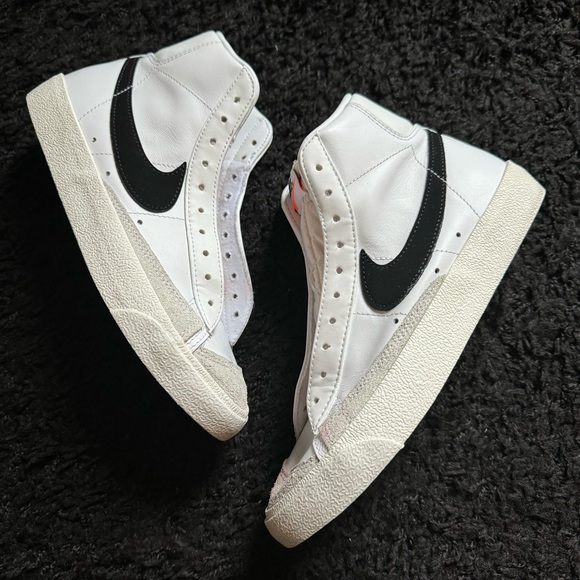 Women’s Nike Blazer Mid ‘77 - Picture 2 of 14